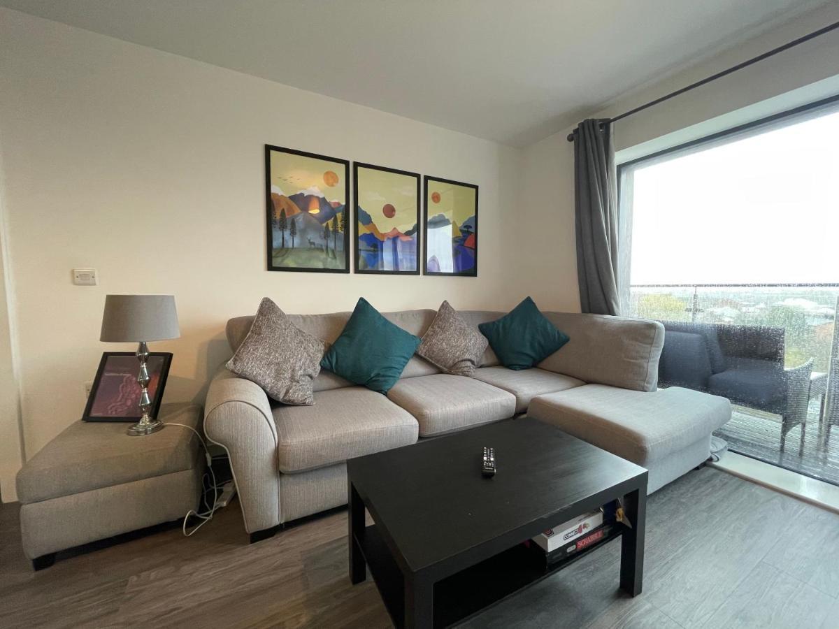 Apartment Balcony Marina With Skyline Views - Free Secure Parking